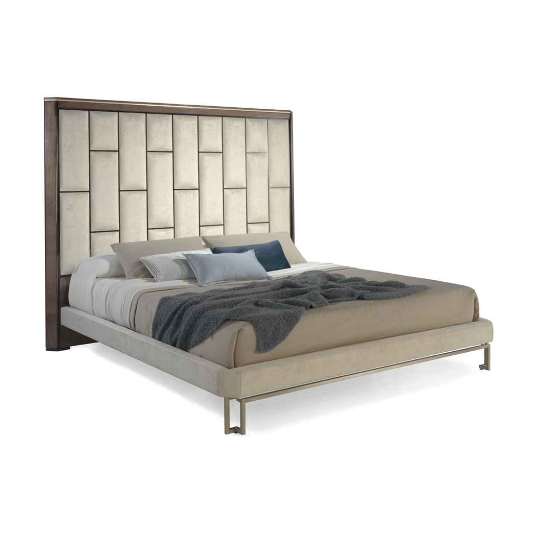 UPHOLSTERED KING SIZE BED (USA)