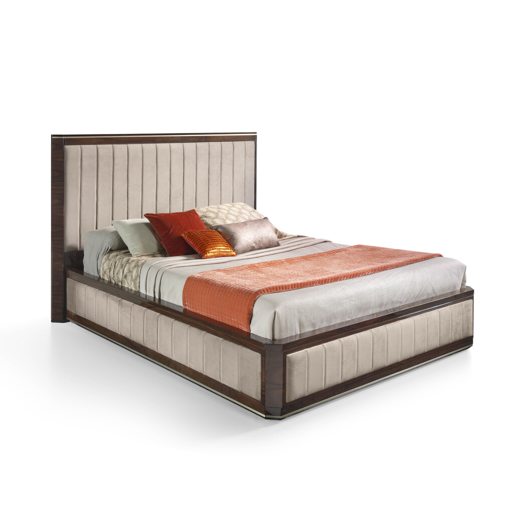 UPHOLSTERED KING SIZE BED (EU)